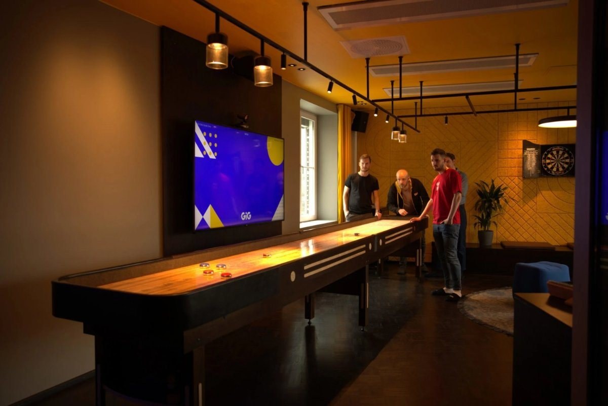 DSTRCT shuffleboard